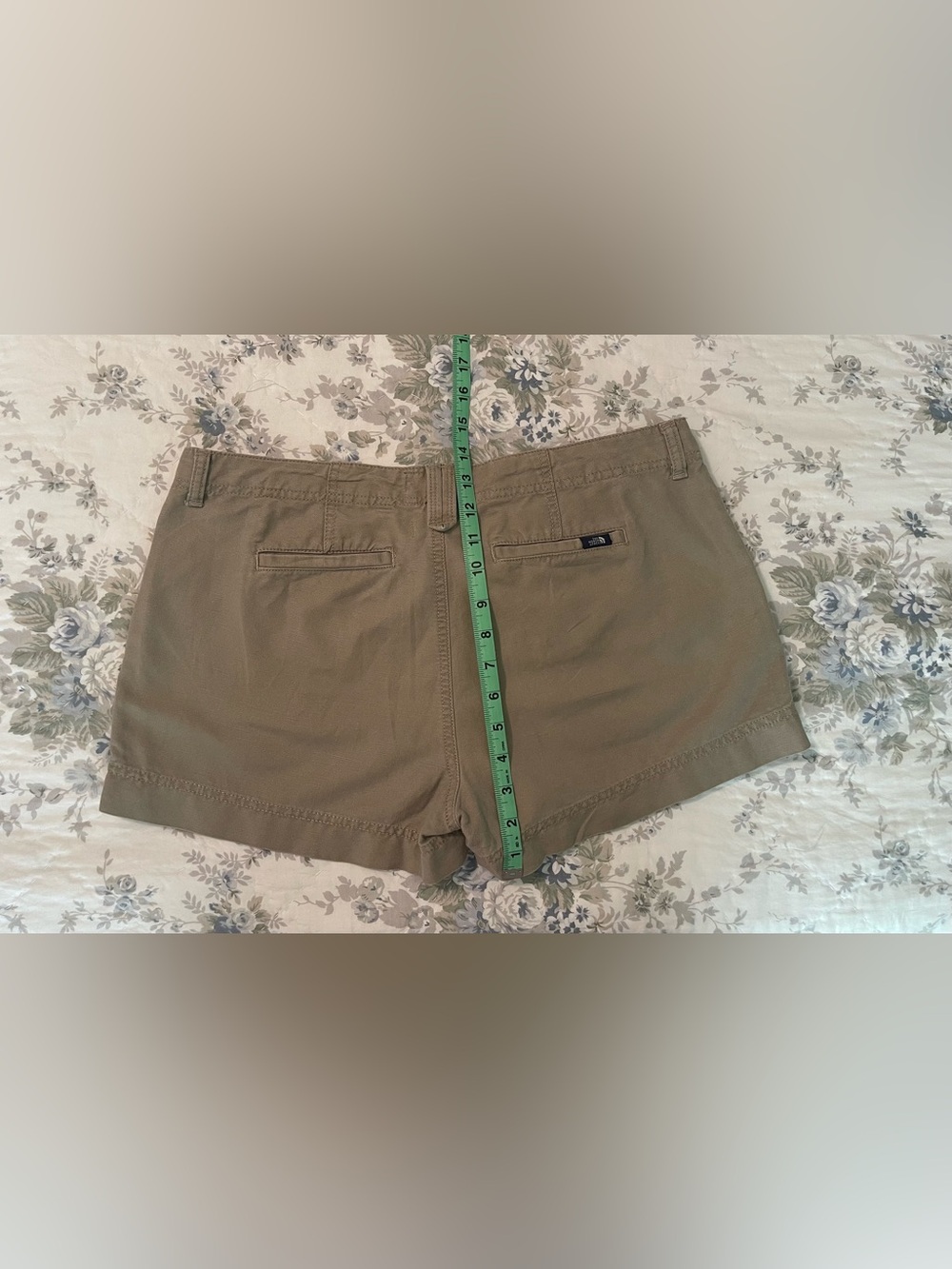 The North Face Women's Khaki Utility Shorts - Olive/Tan - Picture 2 of 3